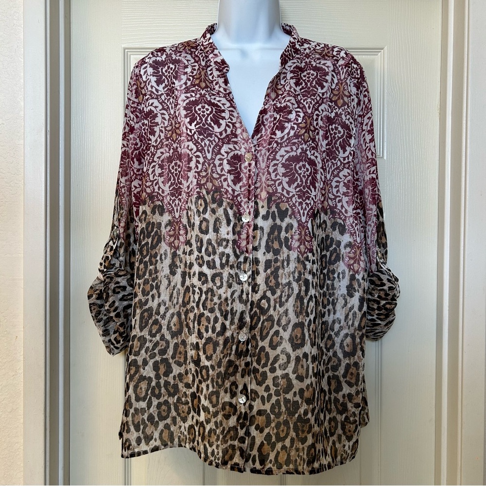 ALFRED DUNNER • Leopard Print Button-Up Blouse
